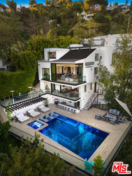 8514 Franklin Ave, Los Angeles, CA 90069