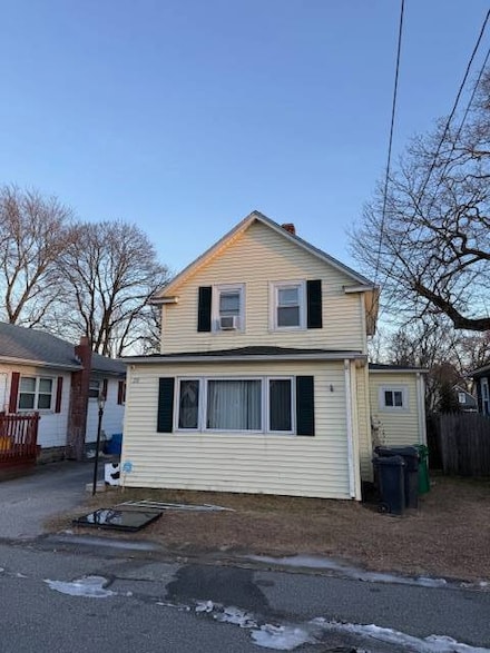 28 Fulton St, Warwick, RI 02889