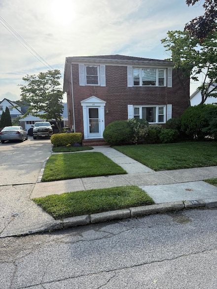60 Chestnut St, Rockville Centre, NY 11570