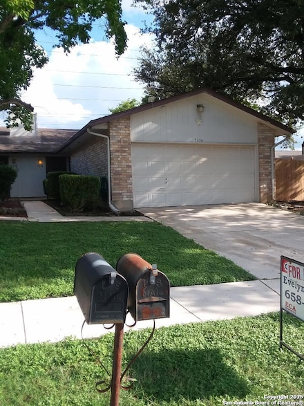 7136 Rimwood St, Live Oak, TX 78233