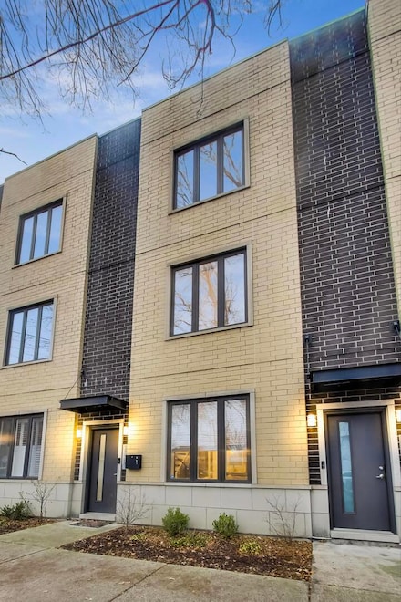 2339 N Drake Ave, Chicago, IL 60647