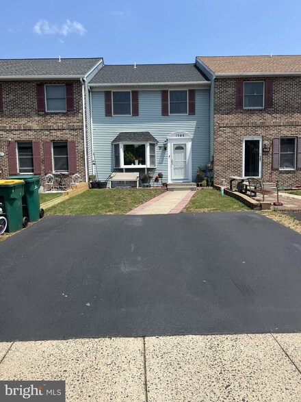 1383 Needham Cir, Hatfield, PA 19440