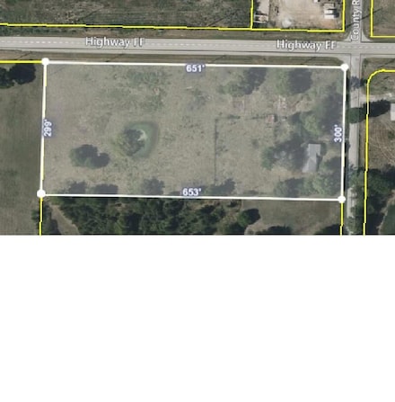1076 Lark Rd, Loma Linda, MO 64804