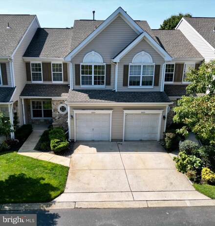 8004 Normandy Dr Unit 8004, Mount Laurel, NJ 08054
