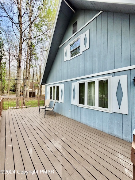 1146 Boulder Rd, Blakeslee, PA 18610