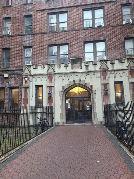 446 Kingston Ave Unit E9, Brooklyn, NY 11225