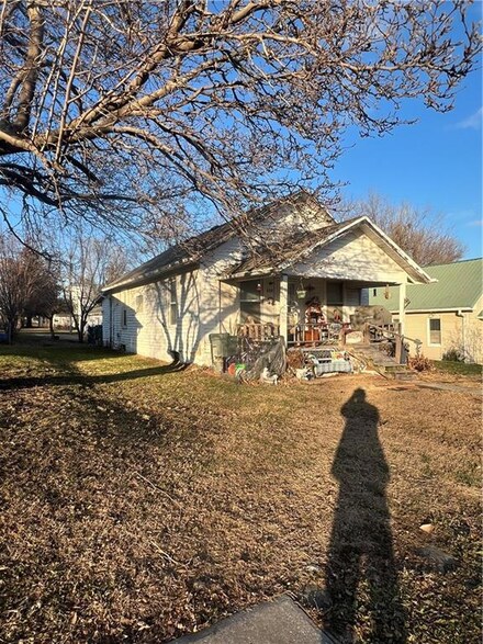 712 W Cornhill St, Cameron, MO 64429