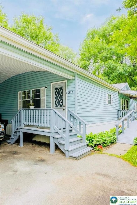 8902 Cedar Rd, Breinigsville, PA 18031