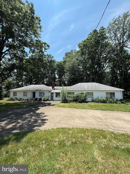 7216 Neuman St, Springfield, VA 22150