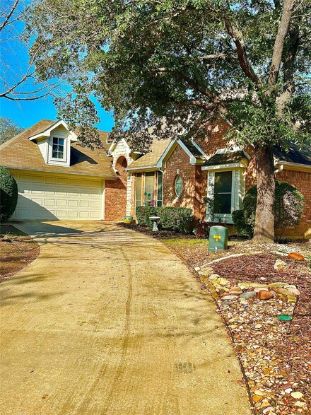 1904 Cavender Cir, Denton, TX 76205