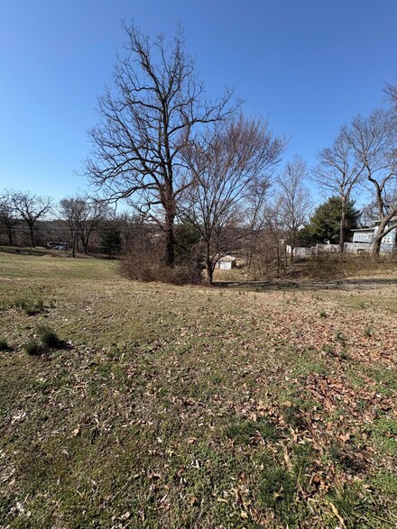 000 NW Boulevard & Skyline Dr, Neosho, MO 64850