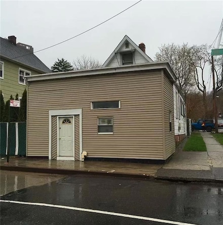 976 van Duzer St, Staten Island, NY 10304