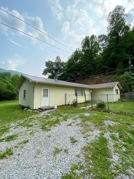 233 Canes Branch, Jenkins, KY 41537
