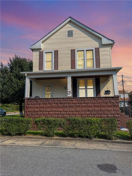 13 10th St, McMechen, WV 26040