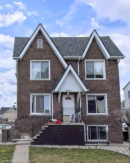 6037 Appoline St, Dearborn, MI 48126