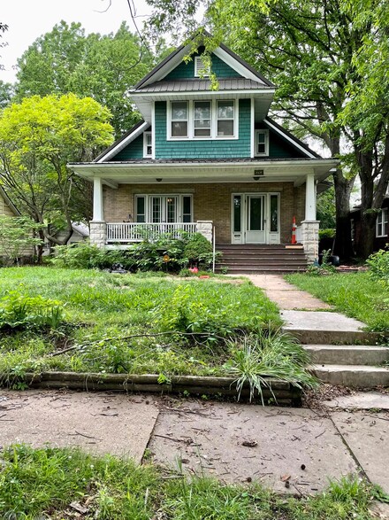 206 S Connor Ave, Joplin, MO 64801