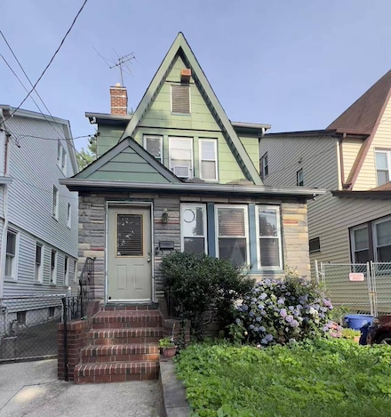 45-73 158th St, Flushing, NY 11358