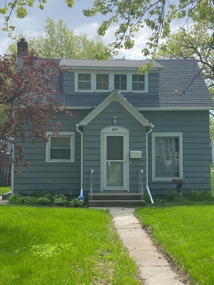 608 11th St N, Benson, MN 56215