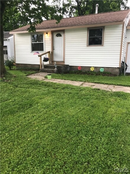 605 Cain St, Chittenango, NY 13037
