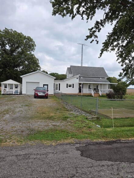 9005 S Cr 50 E, Galveston, IN 46932