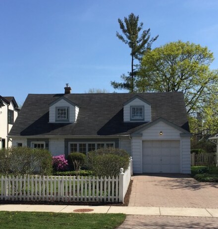9 Overlook Dr, Golf, IL 60029