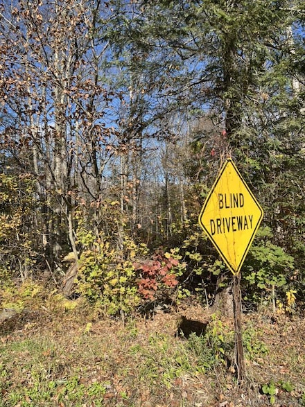 18 Niles Rd, New Hartford, CT 06057