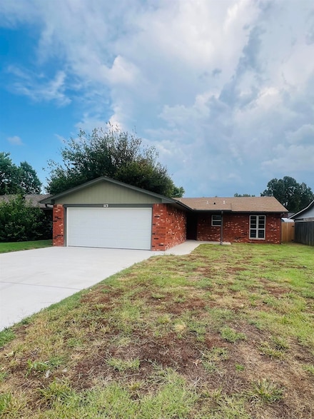 113 N Cimarron Dr, Enid, OK 73703