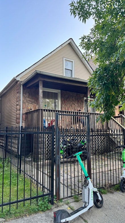 4925 W Erie St, Chicago, IL 60644