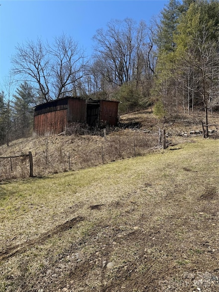 7241 N 226 Hwy, Bakersville, NC 28705