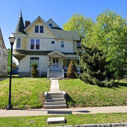944 E Walnut St, Springfield, MO 65806