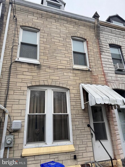 1528 Haak St, Reading, PA 19602