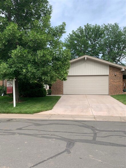 24 Birdie Ln, Littleton, CO 80123