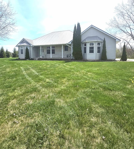 18 Debra Ct, Pinconning, MI 48650