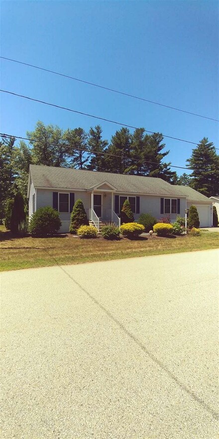 17 Centerwood Dr, Concord, NH 03301