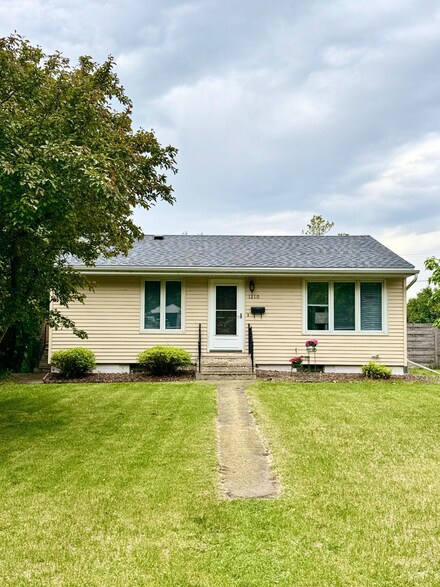 1210 Richard Ave, Detroit Lakes, MN 56501