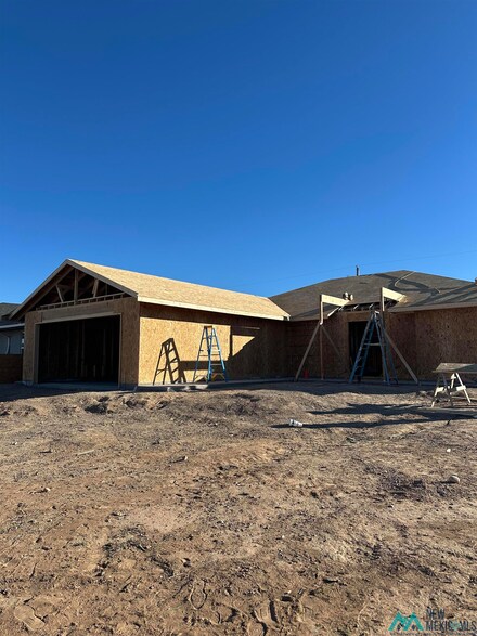 1026 Clover Ln, Roswell, NM 88203