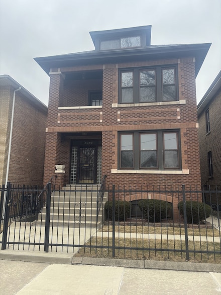 6947 S Rockwell St, Chicago, IL 60629