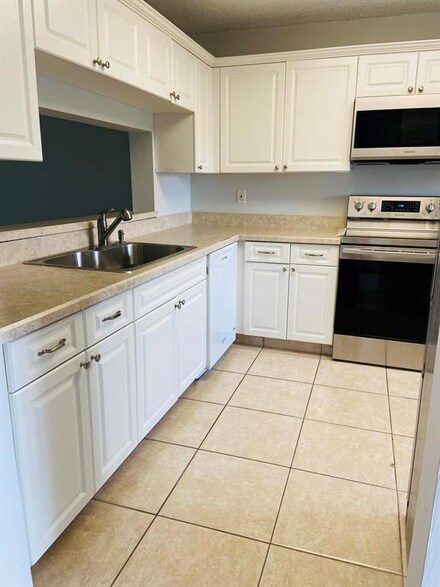 4725 Lucerne Lakes Blvd E Unit 404, Lake Worth, FL 33467