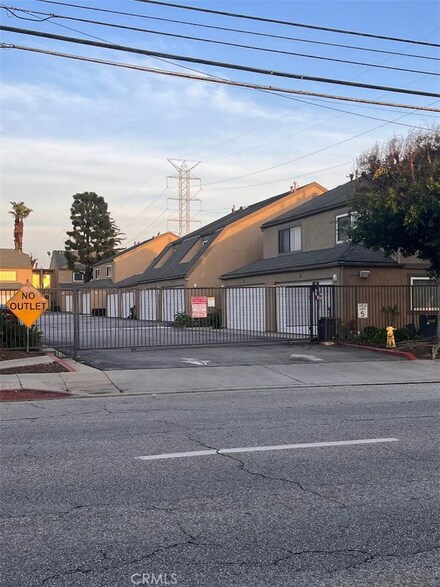 648 S Azusa Ave Unit 19, Azusa, CA 91702
