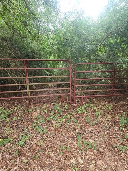 131 Barney Rush Rd, Deville, LA 71328