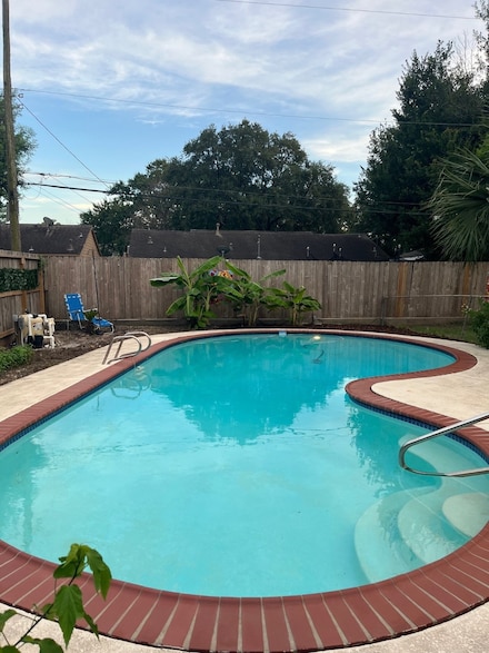 5471 Kuldell Dr, Houston, TX 77096