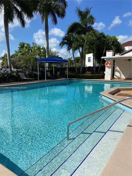 9419 Fontainebleau Blvd Unit 202, Miami, FL 33172