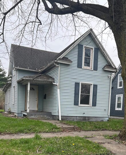 828 S Brookfield St, South Bend, IN 46619