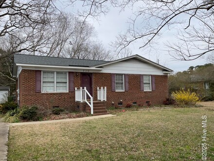 710 Simpson St, Grimesland, NC 27837