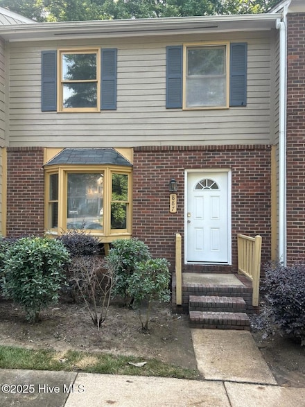 887 Dalewood Dr, Raleigh, NC 27610