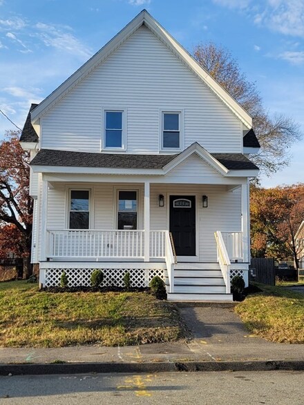 4 Morton St, Taunton, MA 02780