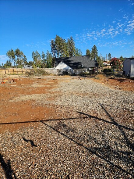 6094 Laurel Dr, Paradise, CA 95969