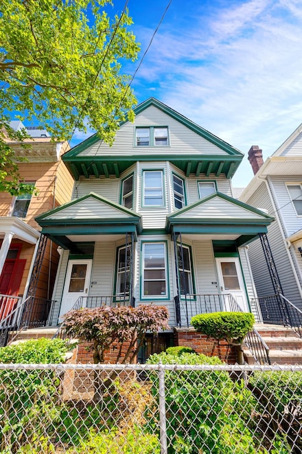 124 Tuers Ave, Jersey City, NJ 07306