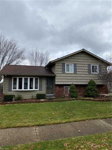 14042 Starlite Dr, Brookpark, OH 44142