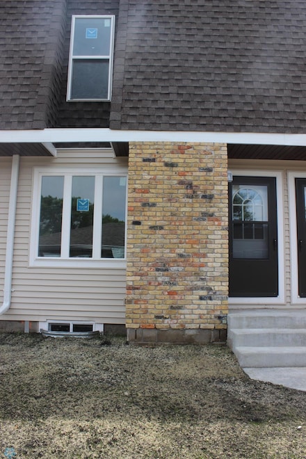 235 12 1 2 Ave E, West Fargo, ND 58078